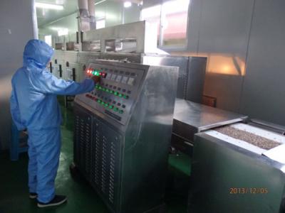 微波烘干設(shè)備為什么需要定制？怎么樣的作業(yè)原理？